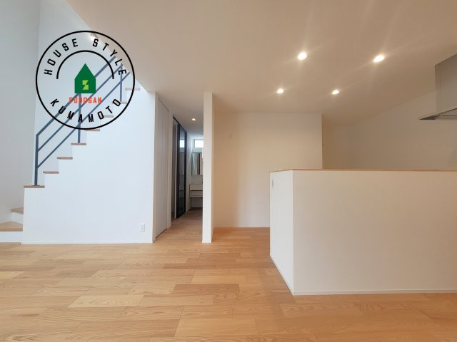 熊本市北区清水新地1丁目第1-1棟（1号棟）　の居間・リビング|キッチンからリビングをしっかり確認できます。家族の笑顔があふれる空間になりそうですね。