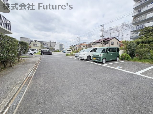 グレースハイツ三郷の駐車場|駐車場の写真になります