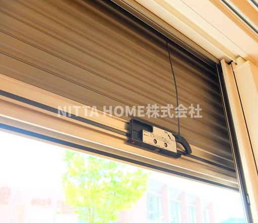 ヴェルデール・ヴィラのバルコニー|雨戸シャッタ－あり◇