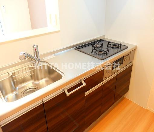 ヴェルデール・ヴィラのキッチン|３口ガスコンロ&グリル付き★