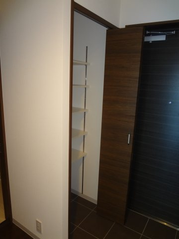 EL-NIDO FUKUZAWAの玄関