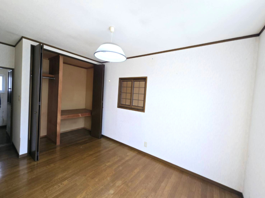 価格変更しました！八戸市湊高台5丁目　中古住宅の洋室
