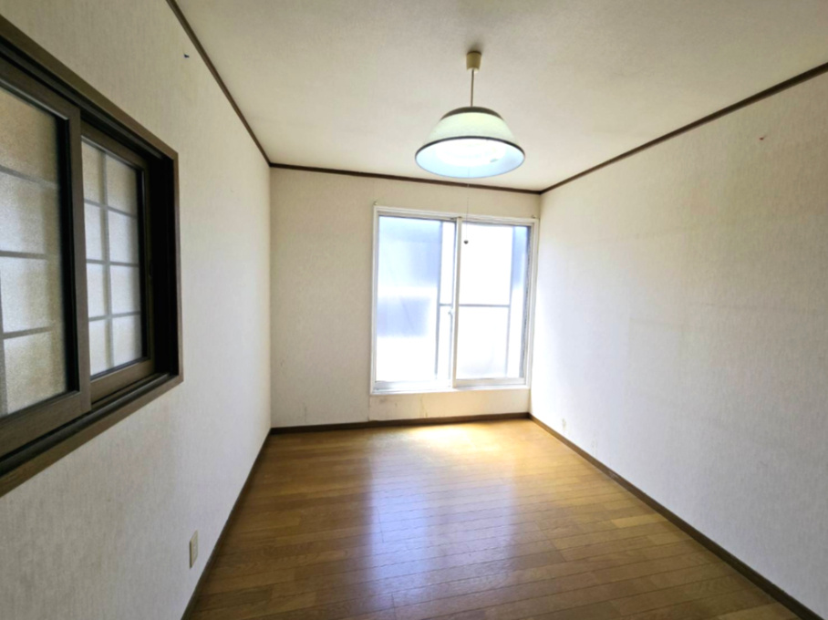 価格変更しました！八戸市湊高台5丁目　中古住宅の洋室