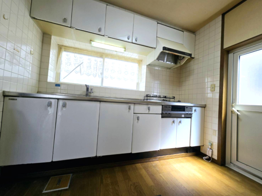 価格変更しました！八戸市湊高台5丁目　中古住宅のキッチン