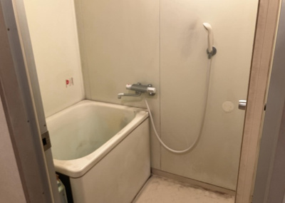 【浴室】 | 東建座間ハイツ４号棟西館 | 入浴時の快適さも大事なことですが、綺麗な状態を維持できなければ気持ちよく入浴できません。毎日の掃除が楽という点は大事なポイントになります！カビが生えにくく掃除がしやすい、壁や浴槽を選ぶといいでしょう。