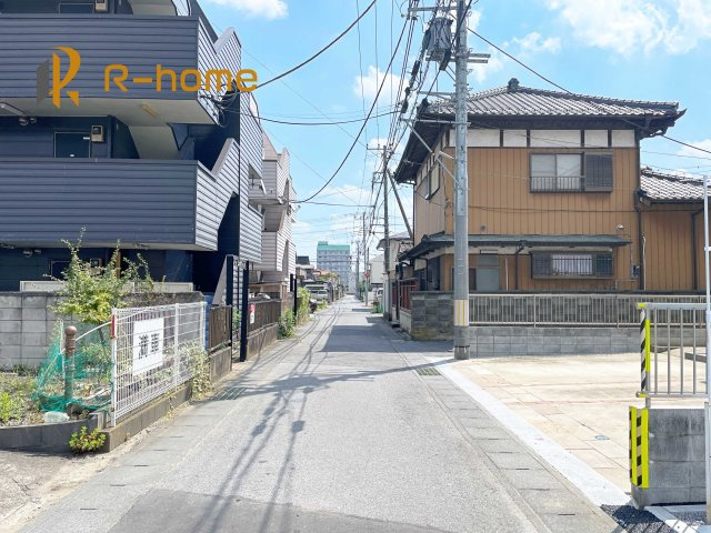 土浦市桜町1期　新築戸建て　1号棟の前面道路含む現地写真|堂々！建物完成♪実際のお部屋をご見学可能です♪
ご見学が一番の資料！お気軽にお問い合わせ下さい♪