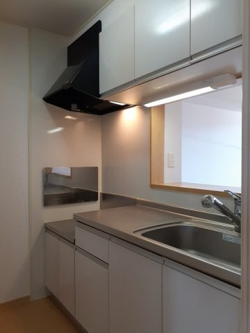 Ｕー１５１　Ｔ２のキッチン