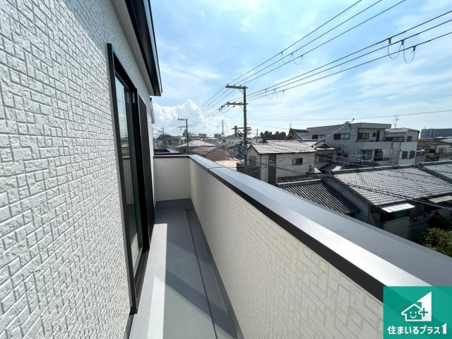 堺市北区長曽根町　第5期　新築一戸建てのバルコニー|ワイドバルコニーは洗濯物を干すスペースが広いのでご家族が多くても安心！