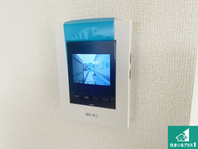 京都市北区鷹峯南鷹峯町　新築一戸建ての防犯設備|カラーモニターインターホン！声だけでなく来訪者の姿や顔がモニターで確認できるので、小さなお子様がいらっしゃるご家庭でも安心できます！