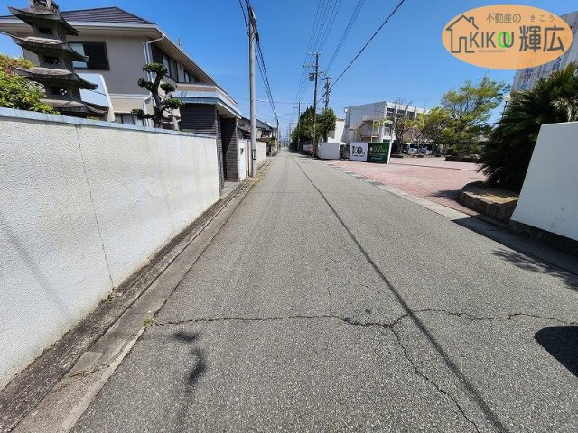 高砂市高砂町朝日町２丁目　土地の前面道路含む現地写真