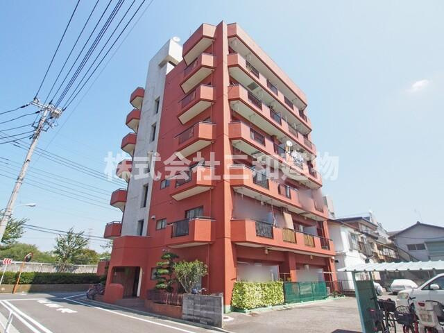 リバーサイド新高島平の外観