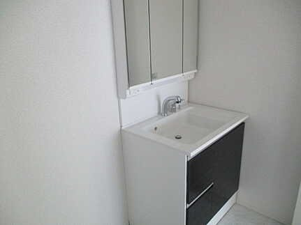 広島市佐伯区五月が丘３丁目　新築一戸建ての独立洗面台