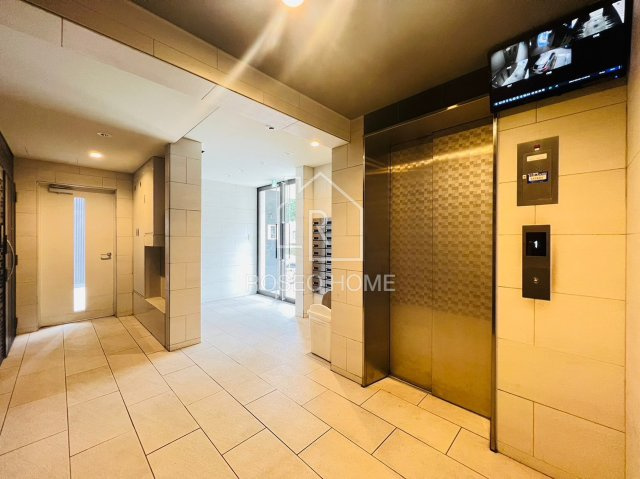 グランプラス京橋のロビー