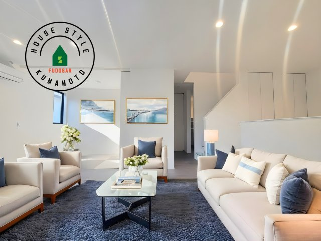 熊本市北区鶴羽田2丁目第2-7棟（4号棟）　の居間・リビング|明るく開放的なリビングダイニングは豊かな陽光が注ぎ込み、やすらぎの空間を演出してくれます。ご家族で楽しいひとときをお過ごし下さい。※家具はCGを合成したものです。