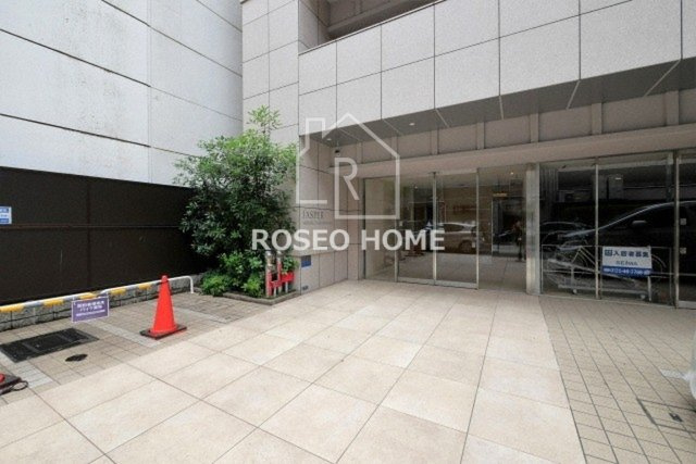 ジャスパ御堂筋本町のエントランス