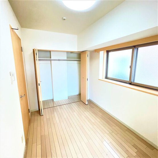 【寝室】スクエア泉中央
