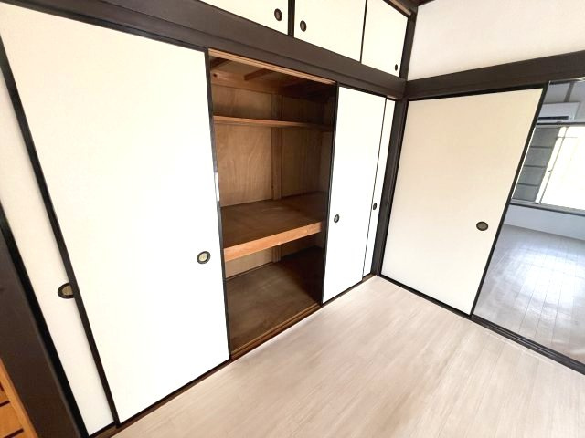 岩槻戸建の収納|こまごまとしたものを収納できそうですね
