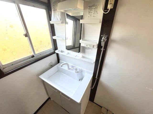 岩槻戸建の洗面所|広い洗面スペース