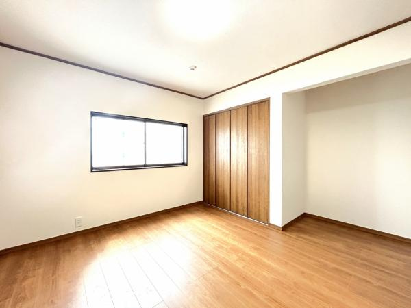 さくら市狹間田　4ＬＤＫ　中古住宅の洋室