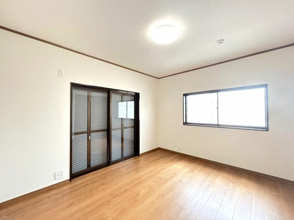 さくら市狹間田　4ＬＤＫ　中古住宅の洋室