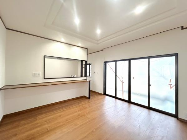 さくら市狹間田　4ＬＤＫ　中古住宅の居間・リビング