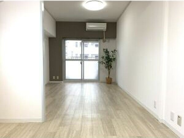 サンパレス植田の居間・リビング