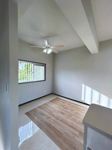 糸満市糸満　戸建て　オーナーチェンジ物件の居間・リビング|2階