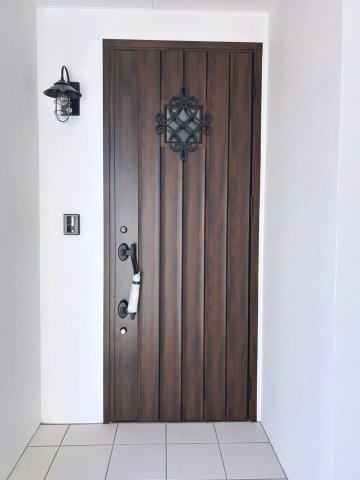 糸満市糸満　戸建て　オーナーチェンジ物件の玄関