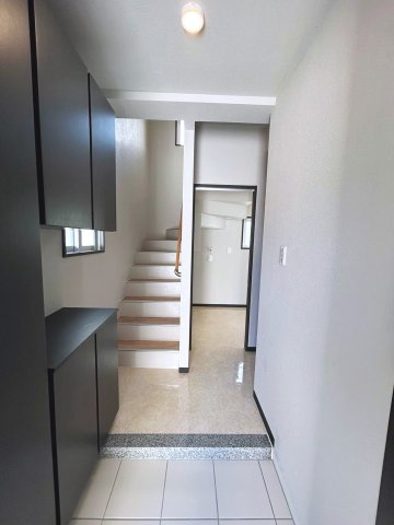 糸満市糸満　戸建て　オーナーチェンジ物件の玄関