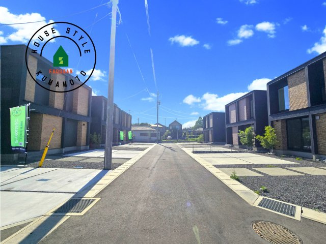 熊本市北区鶴羽田2丁目第2-7棟（7号棟）　の前面道路含む現地写真|前面道路です。