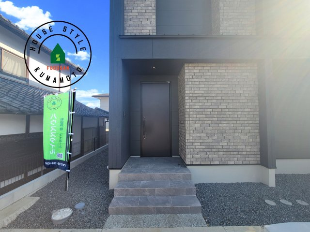 熊本市北区鶴羽田2丁目第2-7棟（7号棟）　の玄関|おでかけの時も帰った時も、「我が家」を最初に感じでもらえる素敵な空間に。