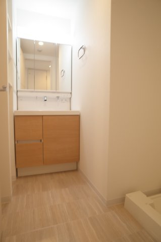 フランディル・オーラ五軒邸の洗面所