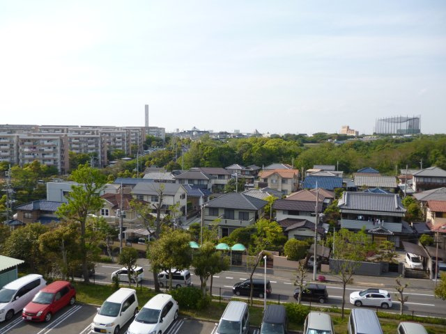 大久保東第３　３Ｋの駐車場|車をお持ちの方に嬉しい駐車場付きの物件です