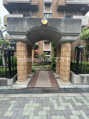 シャトーヌーボーテ吉祥苑のエントランス