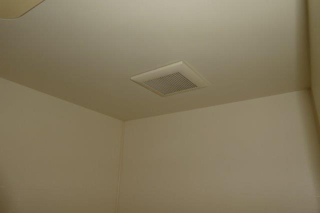 クレストール山地Bの浴室|浴室換気扇