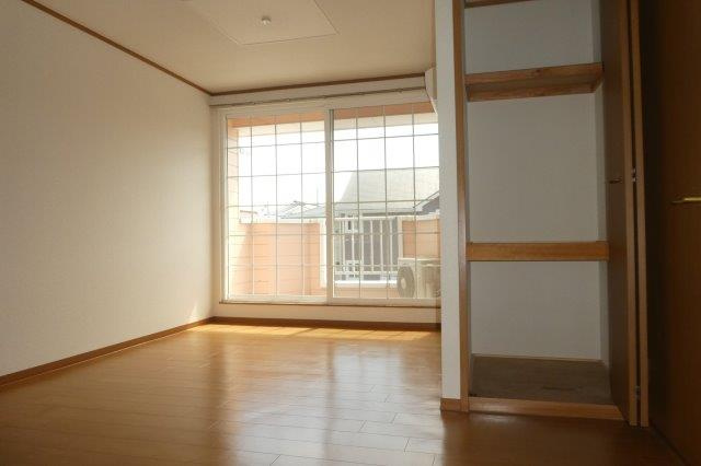 クレストール山地Bの居間・リビング