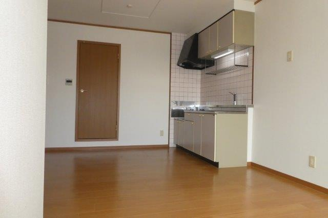 クレストール山地Bの居間・リビング