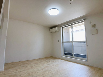 【居間・リビング】 | プラージュ鳴尾【名古屋市賃貸・南向き】