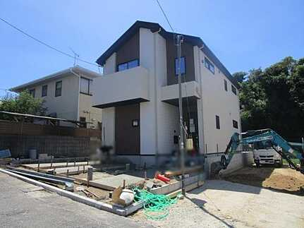 広島市東区牛田新町１丁目　新築一戸建ての前面道路含む現地写真