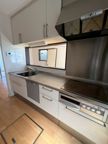 堺市南区檜尾　太陽光発電　駐車3台可能のキッチン