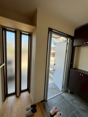 堺市南区檜尾　太陽光発電　駐車3台可能の玄関