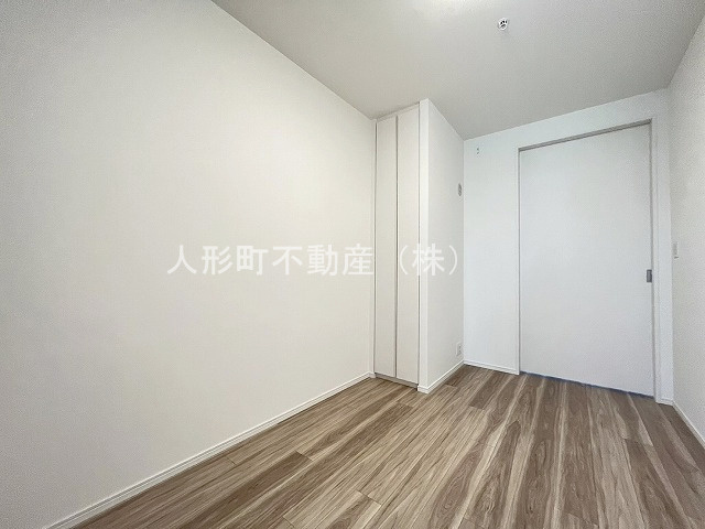 【洋室】 | HARUMI FLAG PARK VILLAGE C棟 | リビング手前の5畳の洋室