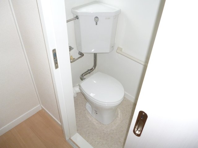 明石舞子２ＤＫのトイレ|シンプルで使いやすいトイレです