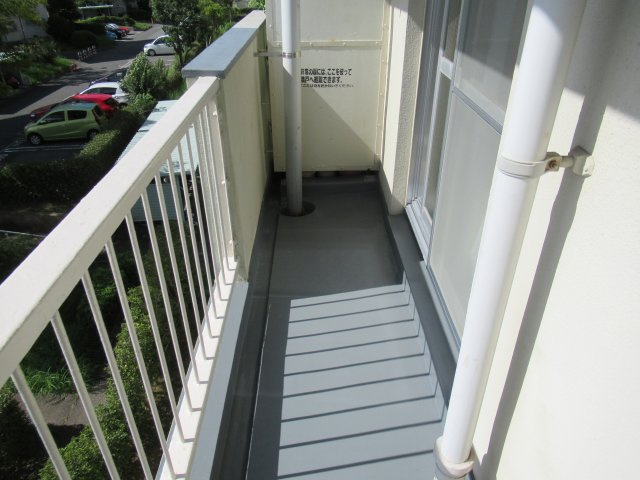 明石舞子２ＤＫのバルコニー|暖かな日差しのふりそそぐバルコニー