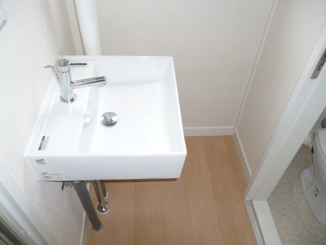 明石舞子２ＤＫの洗面所|脱衣スペースもあります