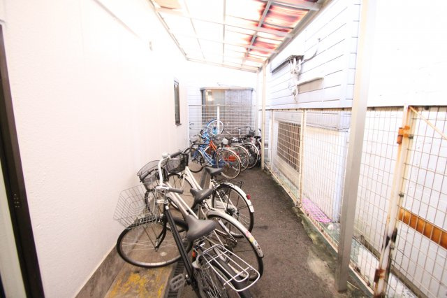 インテリジェントマンション・エソールの駐車場|駐輪スペース