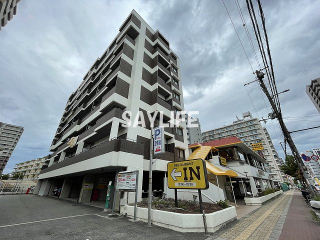 ユンヌ・ホワイエ