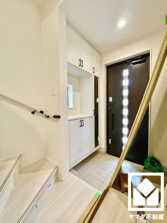 伏見区醍醐京道町　24-1期　2号棟の玄関