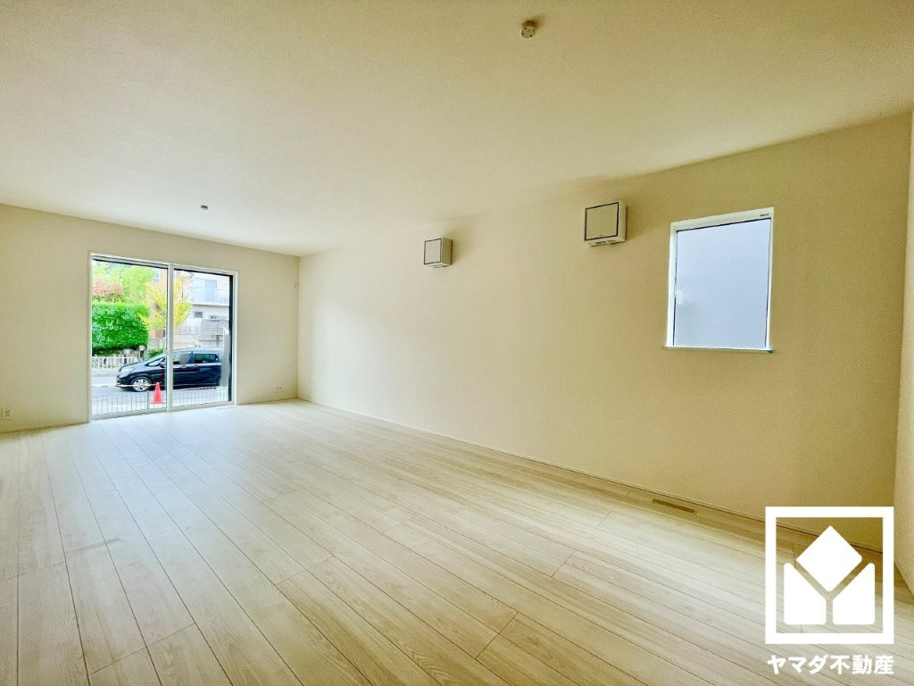 伏見区醍醐京道町　24-1期　2号棟の居間・リビング