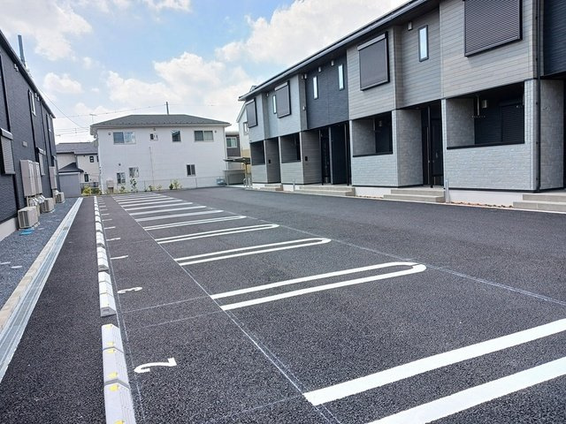 ラフレシールⅡの駐車場